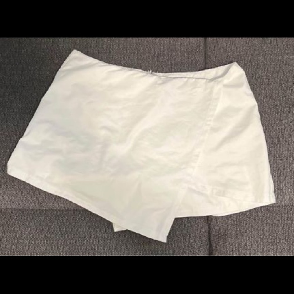 Womens boutique white skort